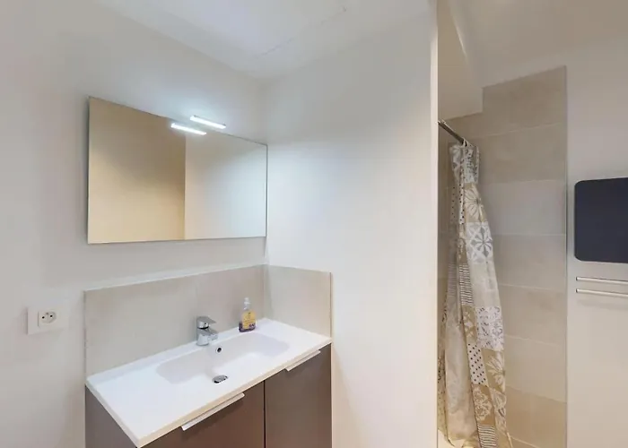 Apartment Hyper Centre T3 Duplex-terrace, Esquirol *