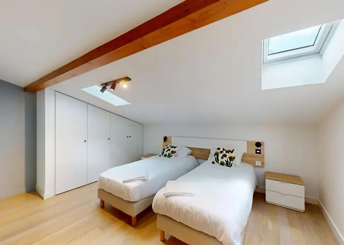 Hyper Centre T3 Duplex-terrace, Esquirol 아파트 *